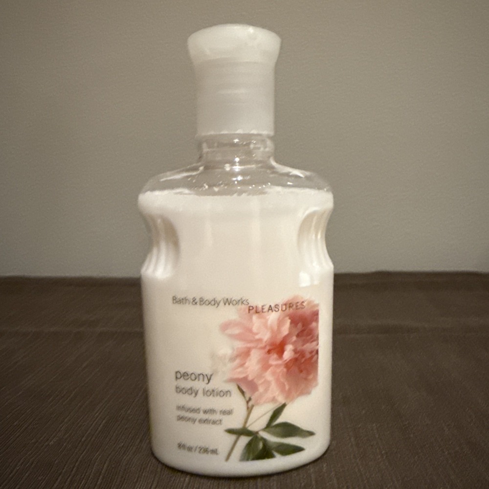 Bath &Body Works Pleasures Peony Body Lotion 8oz‎ Vintage NOS